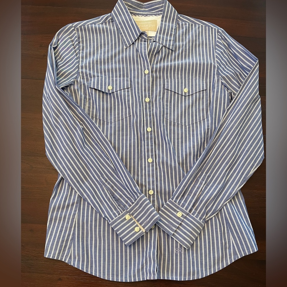 Women’s Banana Republic Navy and White Striped Shirt